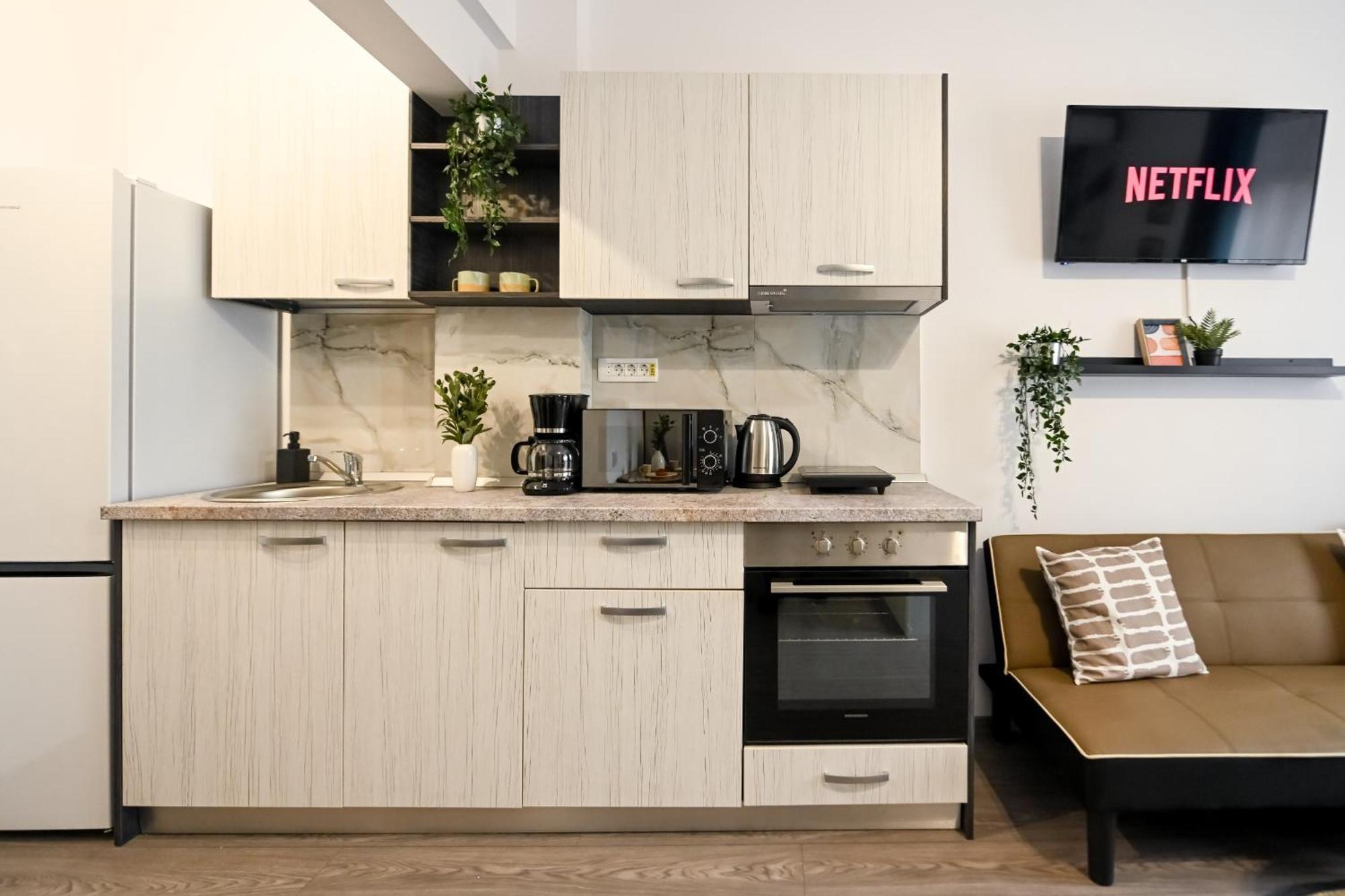 Old Town Charm - Modern & Comfortable Accommodation In The Heart Of The City Bukarest Eksteriør billede
