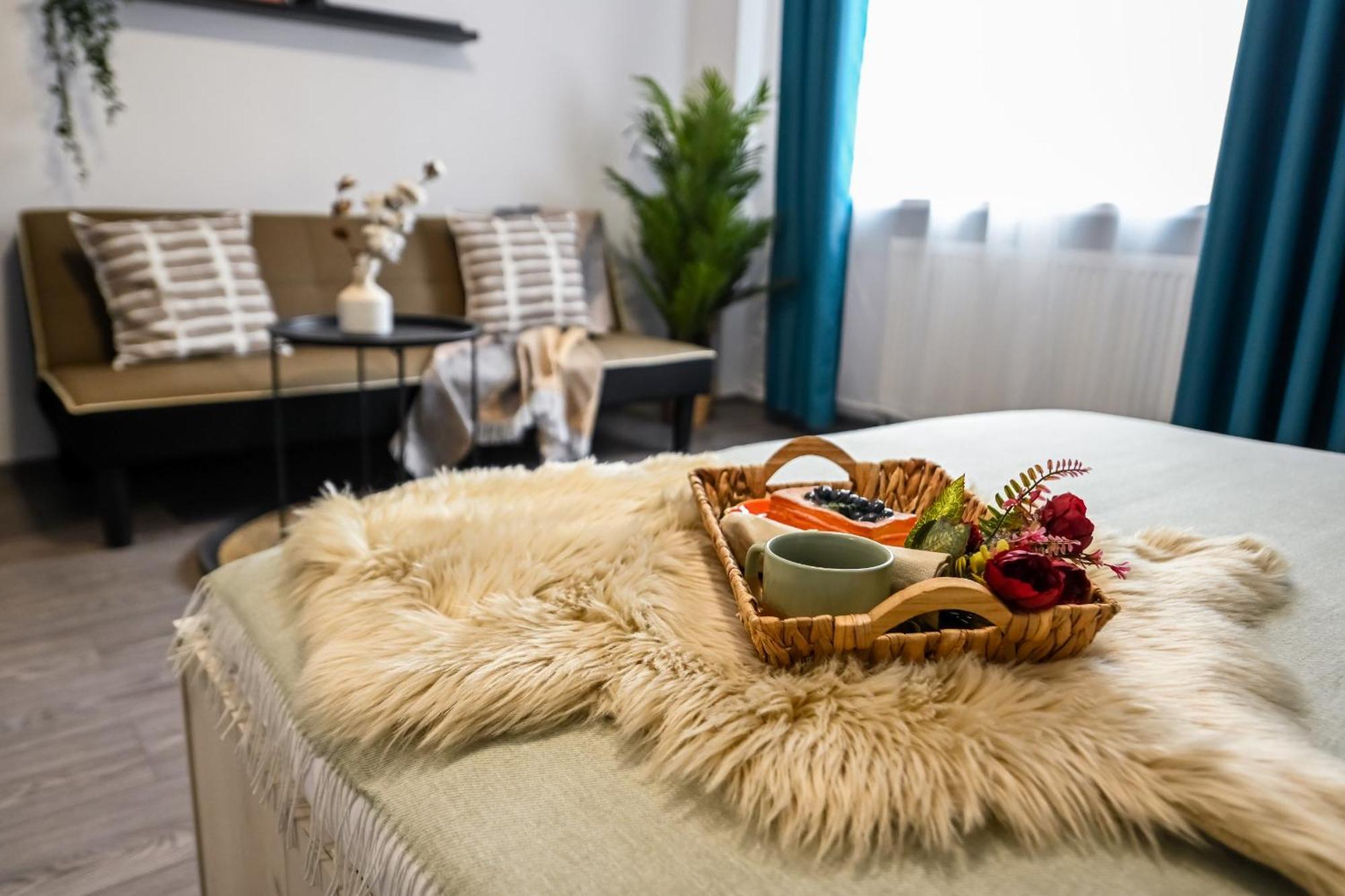 Old Town Charm - Modern & Comfortable Accommodation In The Heart Of The City Bukarest Eksteriør billede