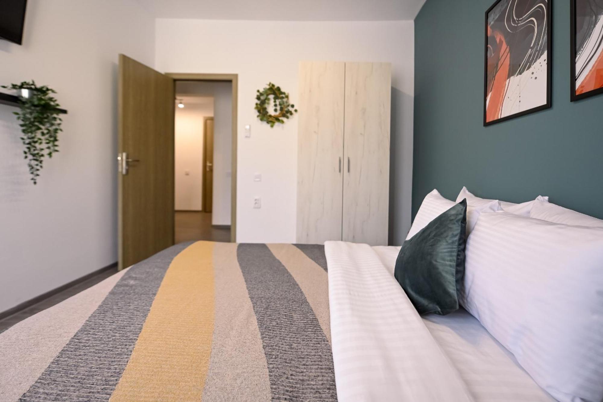 Old Town Charm - Modern & Comfortable Accommodation In The Heart Of The City Bukarest Eksteriør billede