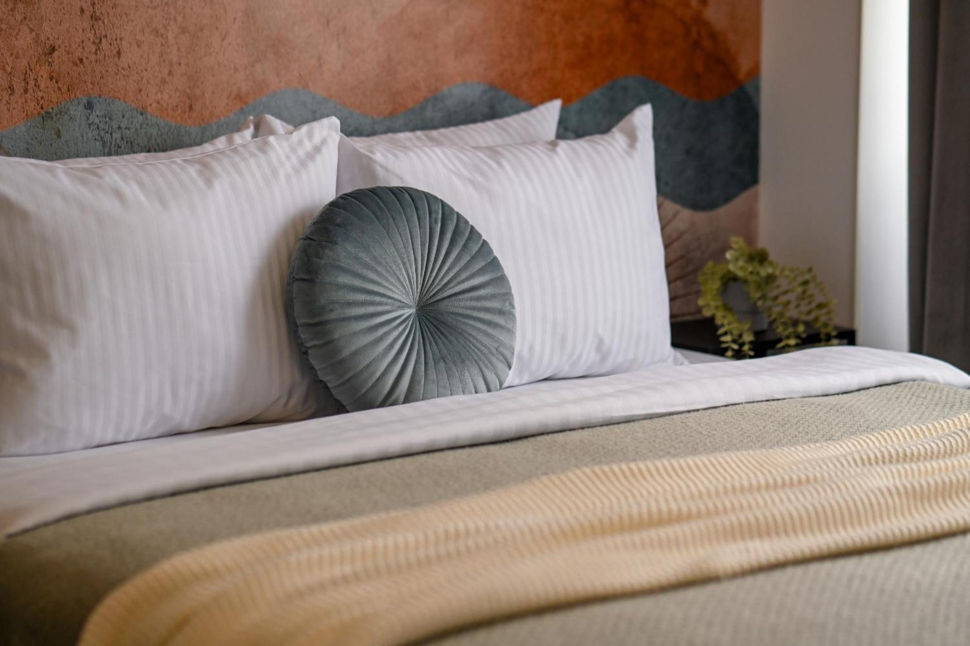Old Town Charm - Modern & Comfortable Accommodation In The Heart Of The City Bukarest Eksteriør billede