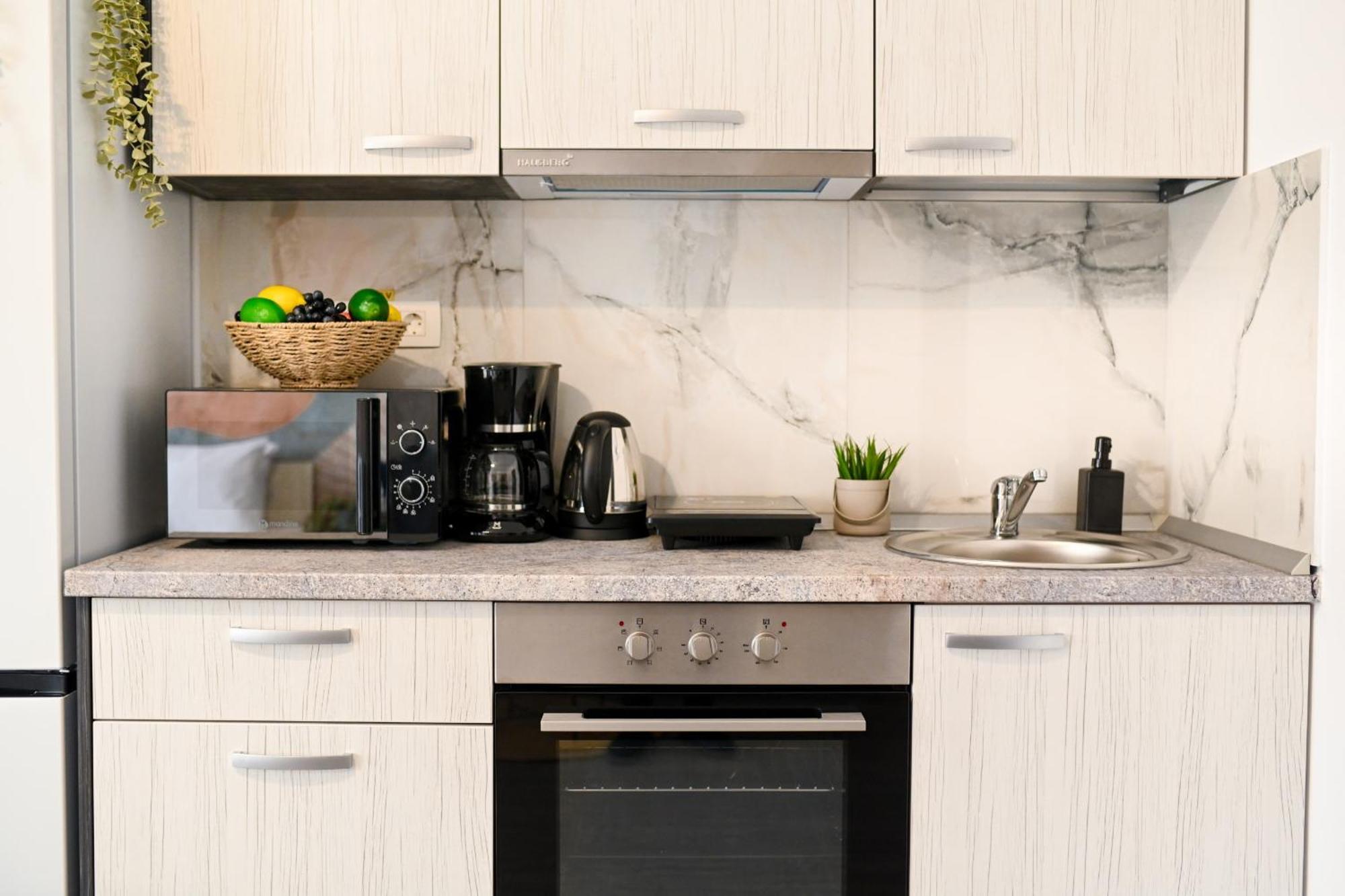 Old Town Charm - Modern & Comfortable Accommodation In The Heart Of The City Bukarest Eksteriør billede