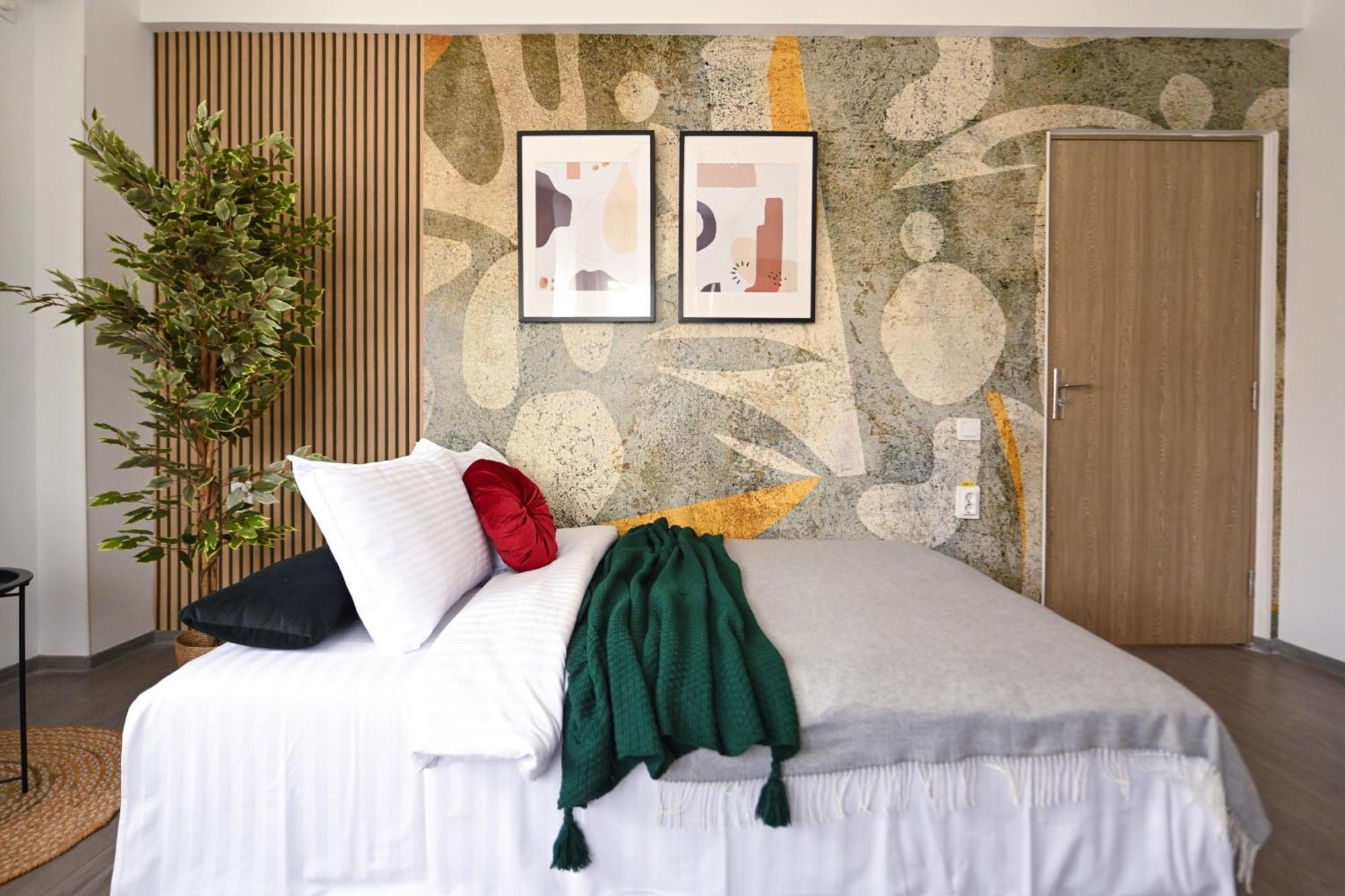 Old Town Charm - Modern & Comfortable Accommodation In The Heart Of The City Bukarest Eksteriør billede