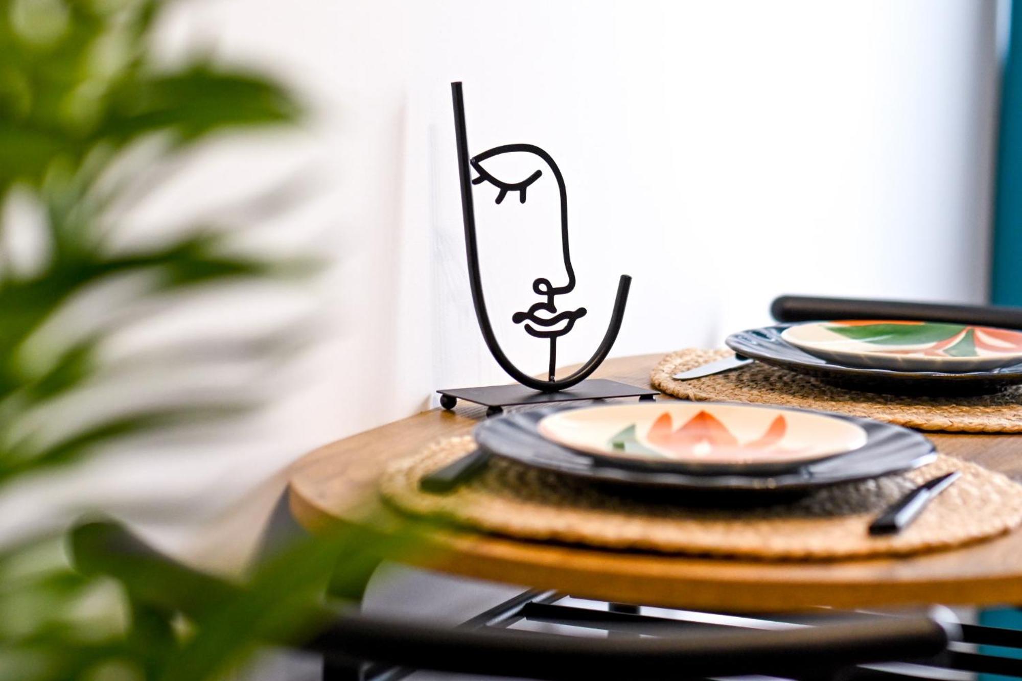 Old Town Charm - Modern & Comfortable Accommodation In The Heart Of The City Bukarest Eksteriør billede