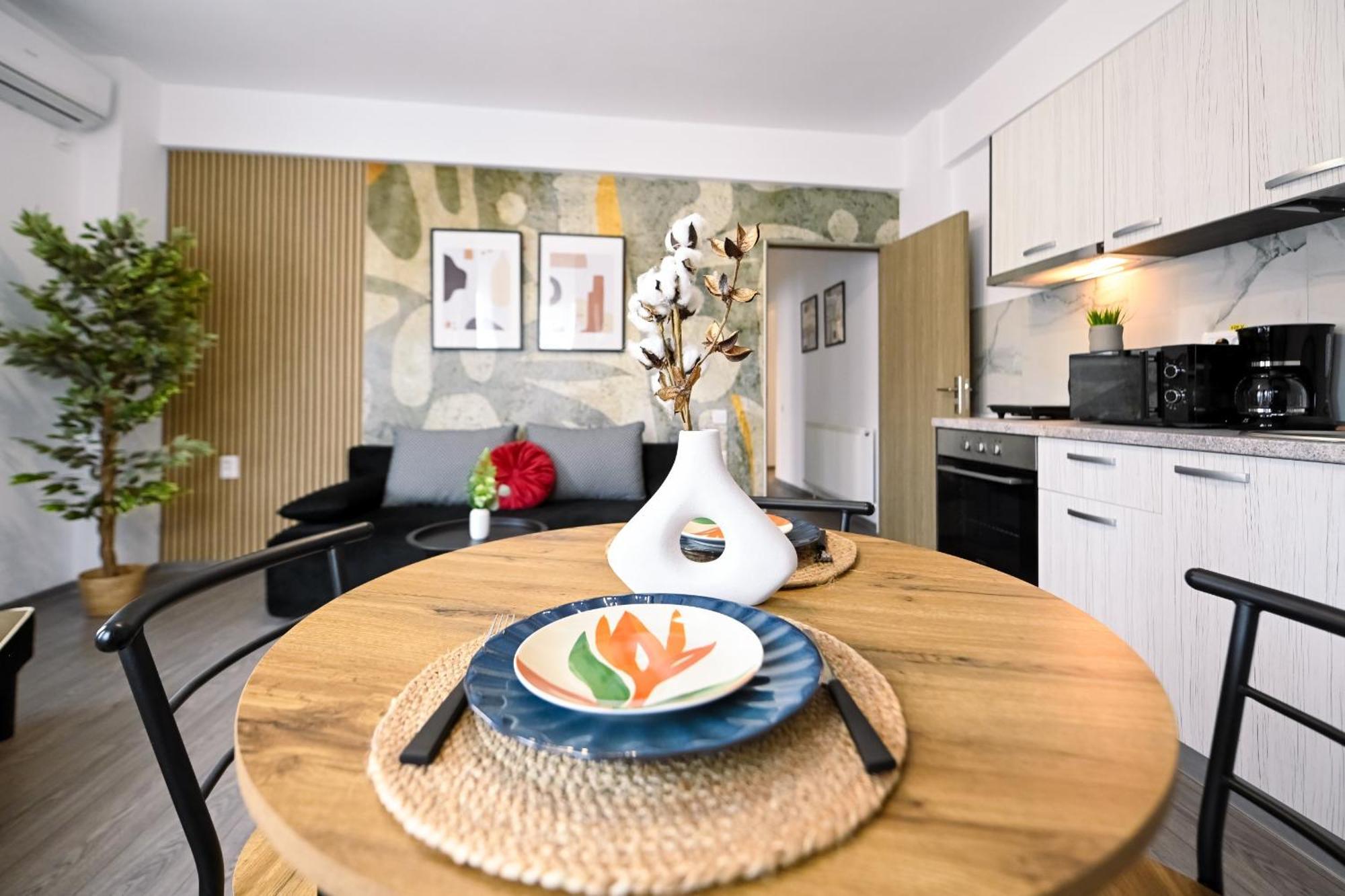 Old Town Charm - Modern & Comfortable Accommodation In The Heart Of The City Bukarest Eksteriør billede