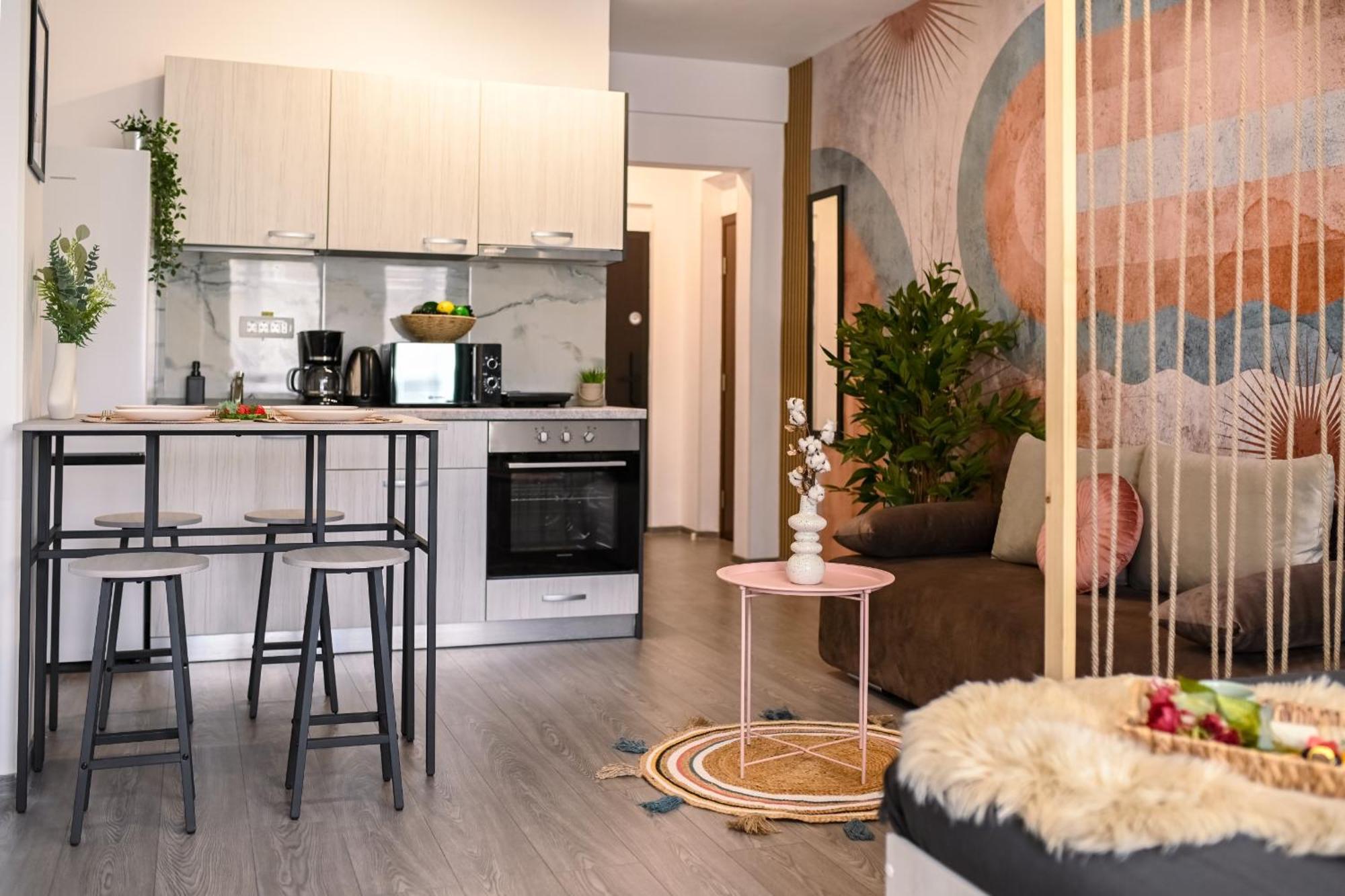 Old Town Charm - Modern & Comfortable Accommodation In The Heart Of The City Bukarest Eksteriør billede