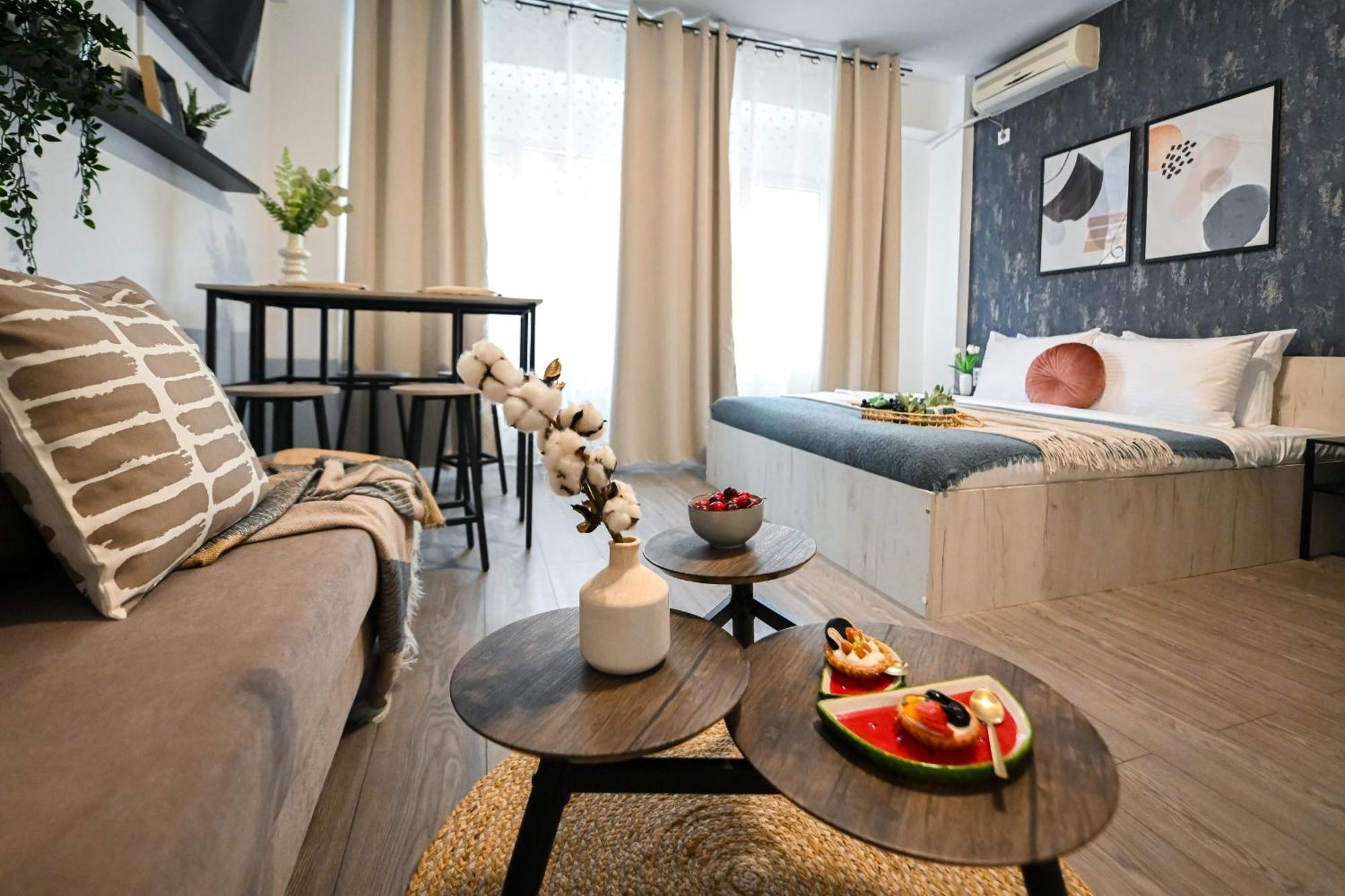 Old Town Charm - Modern & Comfortable Accommodation In The Heart Of The City Bukarest Eksteriør billede